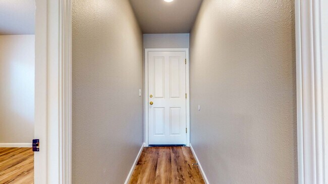 Building Photo - 2014 Tablerock Ct