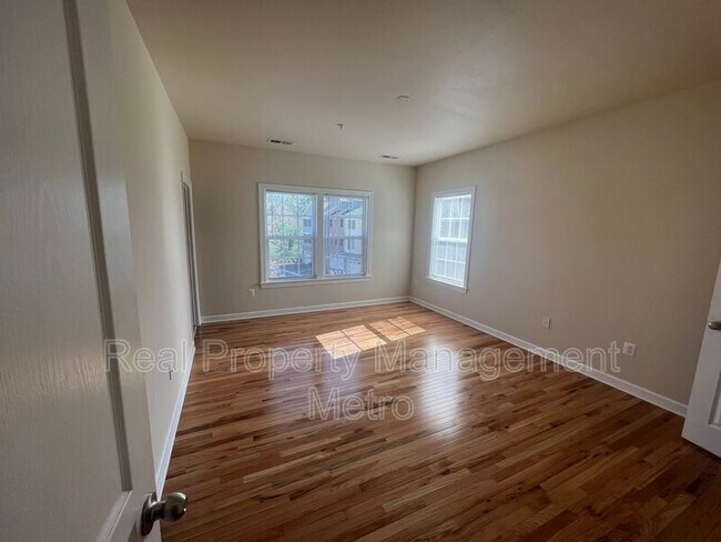 Building Photo - 10519 Old Ellicott Cir