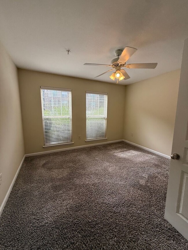 Building Photo - 06-101 KSK (Schutte)