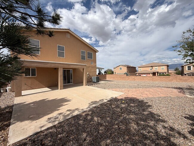 Building Photo - 4 Bedroom Home Available Near McMahon Blvd NW & Universe Blvd NW!