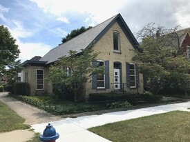 Building Photo - 1032 E Wayne St