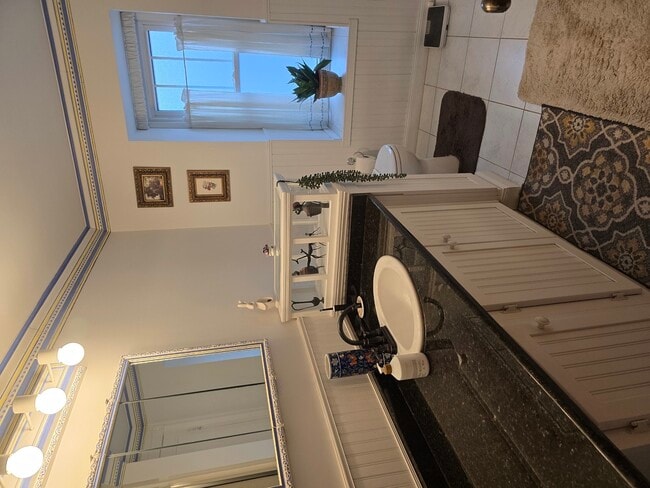 Building Photo - 437 S Craig Pl