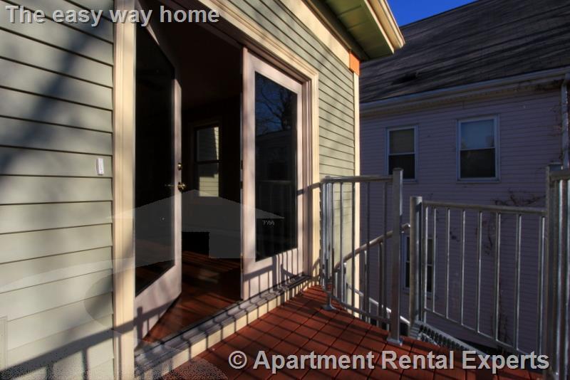 Building Photo - 119 Central St