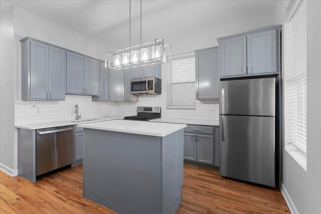Primary Photo - 2 bedroom in Chicago IL 60622