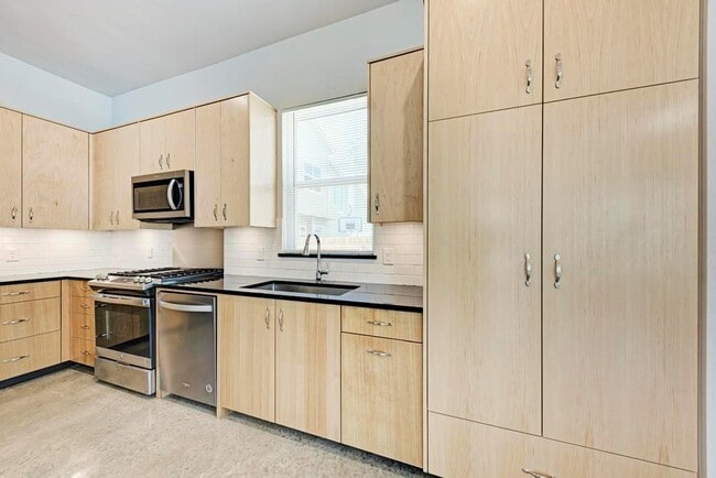 Building Photo - 7714 Watson St