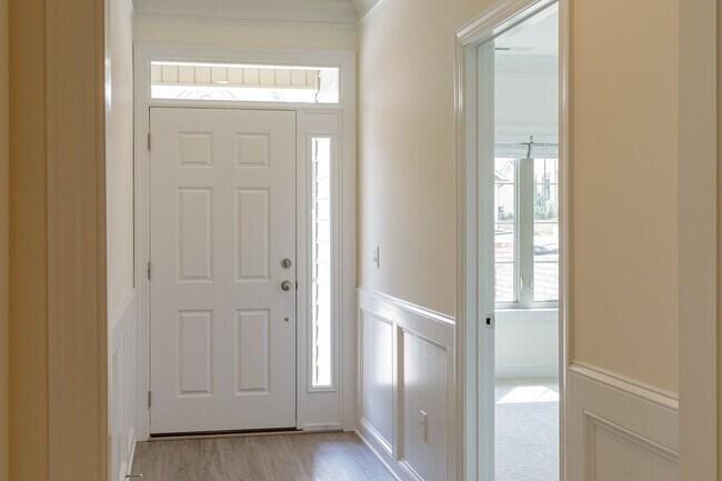 Building Photo - Brand new Luxurious 3 bedroom 3 bath + LOFT townhouse in Stone Gate community High Point. Master ...