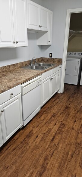 Building Photo - 4924 Bluffton Pky
