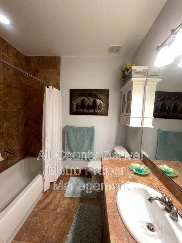 Building Photo - 6922 N Fargo Trail