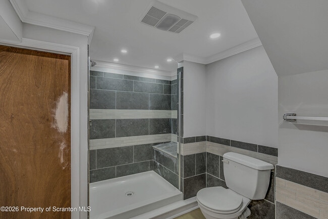 Building Photo - 2124 Shawnee Ave