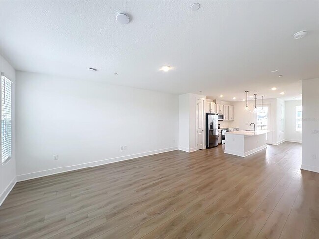 Building Photo - 15465 Hamlin Pk Dr