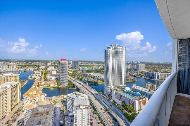 Primary Photo - 1800 S Ocean Dr