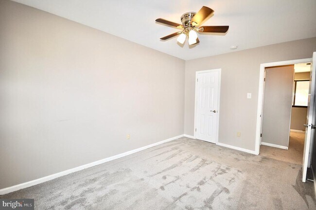 Building Photo - 6 Aspen Way