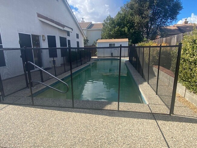 Building Photo - Corner lot with pool and RV parking!