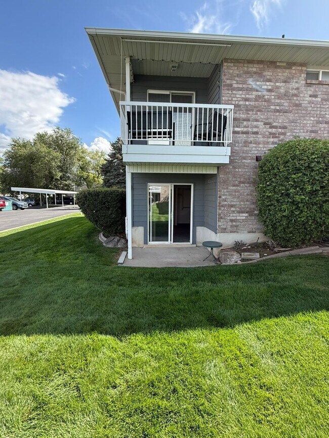 Building Photo - 370 W 4900 S