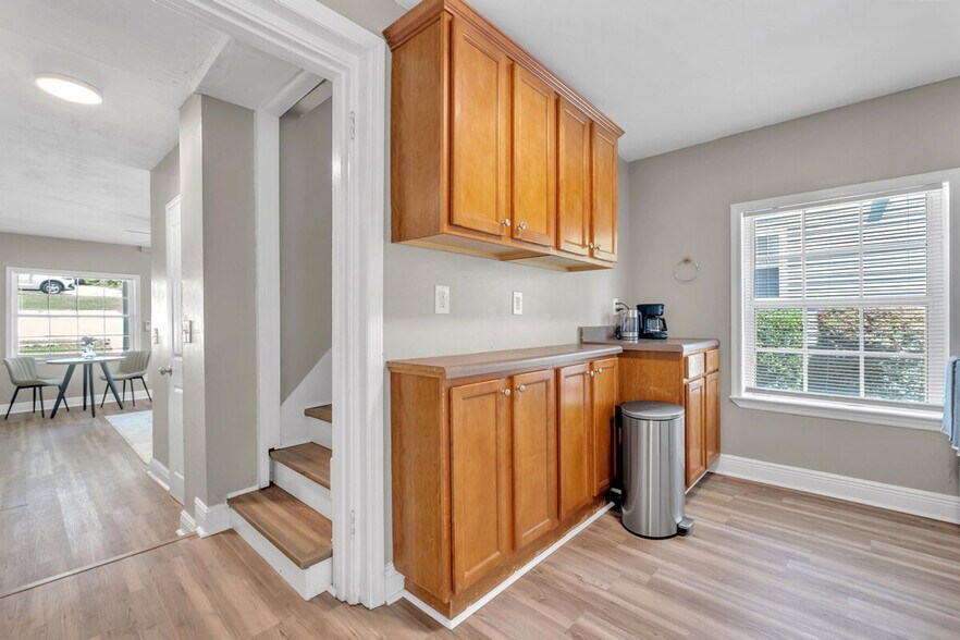 Building Photo - 1004 Buena Vista Dr