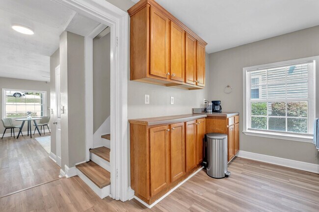 Building Photo - 908 Buena Vista Dr