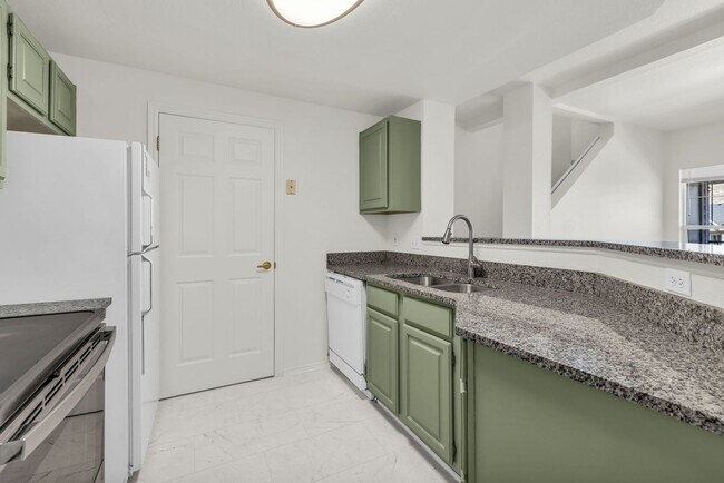 Building Photo - Canyon Creek 2 Bed