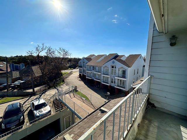 Building Photo - 9823 Summerwood Cir