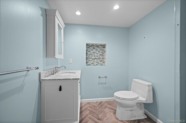 Building Photo - 82 Shingle House Rd