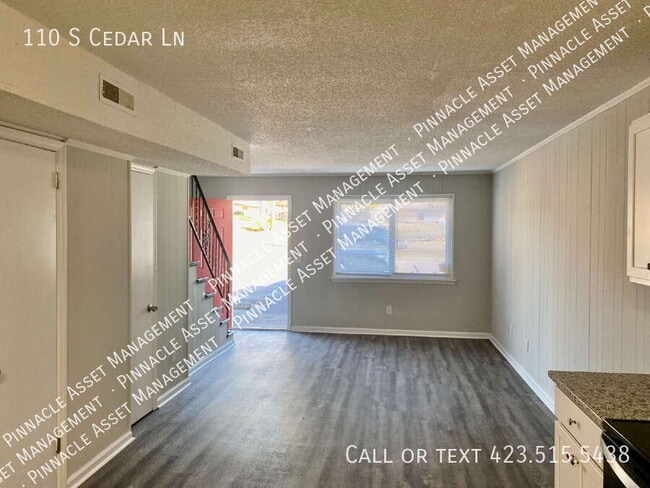 Building Photo - 110 S Cedar Ln