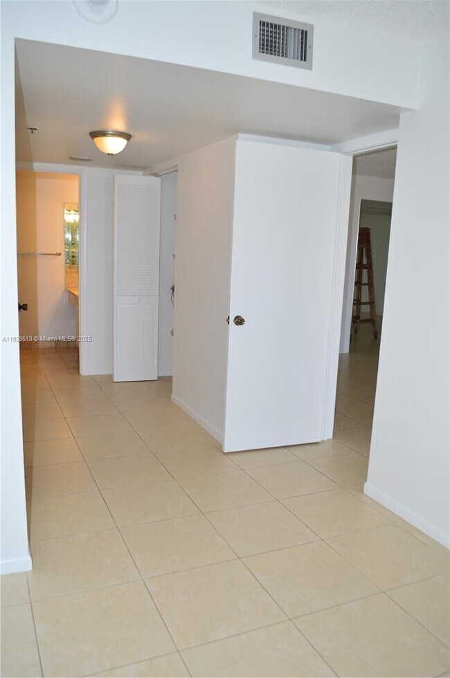 Building Photo - 1201 S Ocean Dr