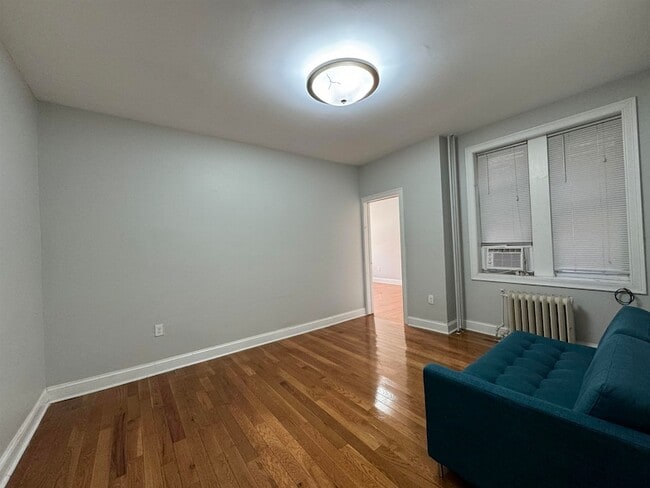 Building Photo - 6404 Park Ave