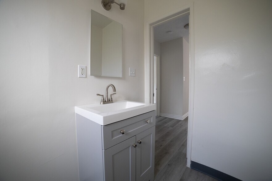 Building Photo - 1315 Ocean Park Blvd