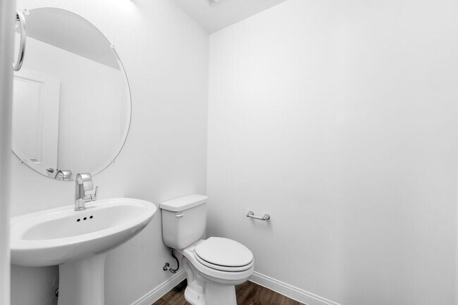 Building Photo - Modern Mosaic Townhome with Stylish Finishes & Resort-Style Community Amenities!