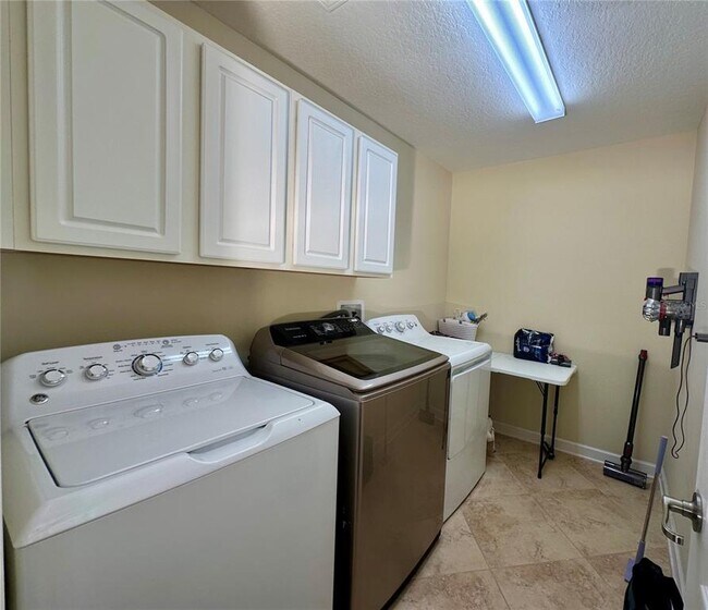 Building Photo - 7462 Fairgrove Ave