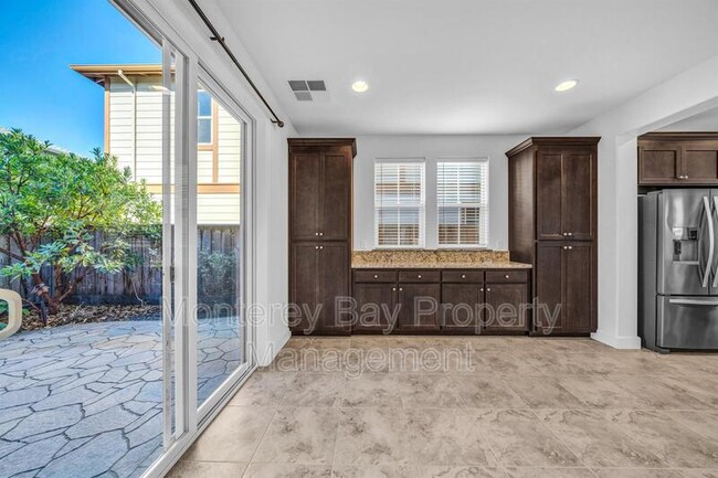 Building Photo - 3008 Lighthouse Ln