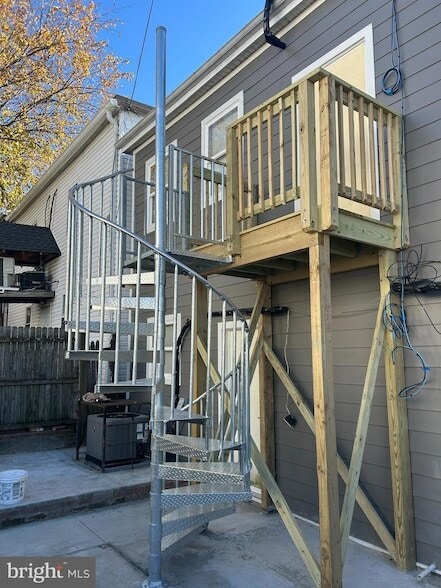 Building Photo - 1230 Penn St NE