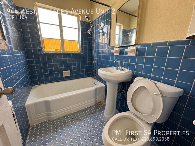 Building Photo - 944 W Huisache Ave