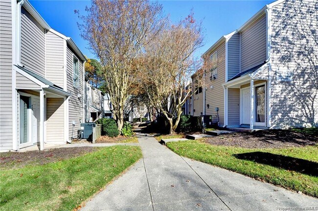Building Photo - 4043 Midlands Rd