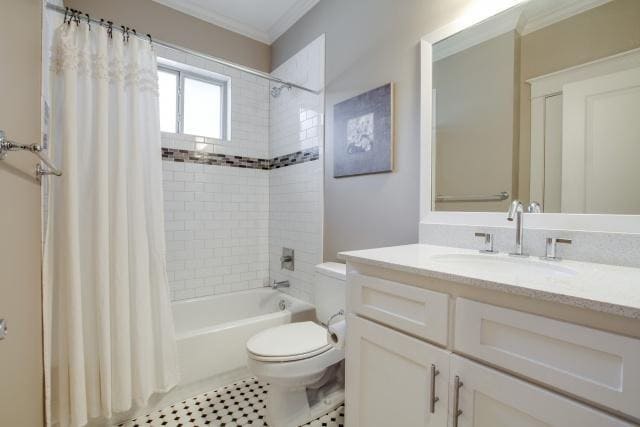 Building Photo - Beautiful, extensively renovated Historic Craftsman Triplex in North Oak Cliff