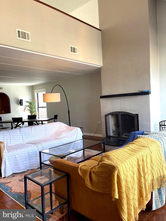 Building Photo - 28 Main St