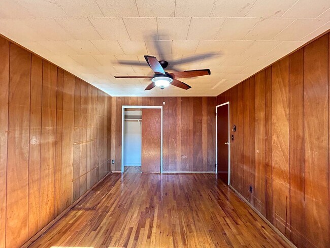 Building Photo - 3201 Seymour Ave