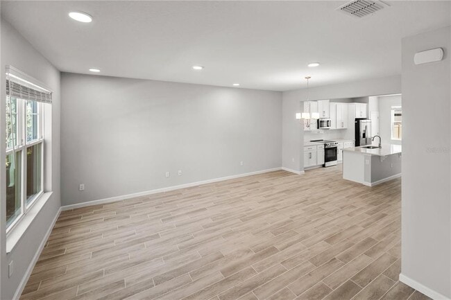 Building Photo - 1367 Mount Royal Dr