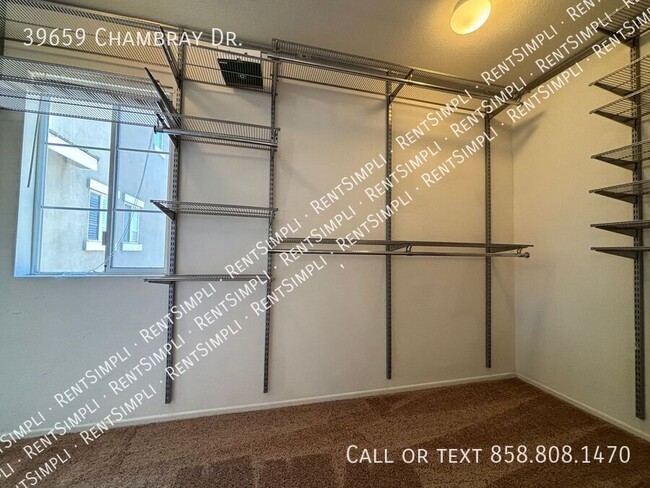 Building Photo - 39659 Chambray Dr