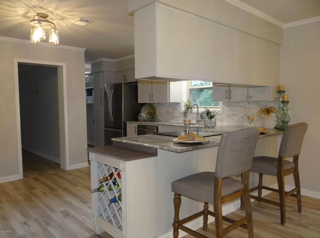 Building Photo - 107 Essex St