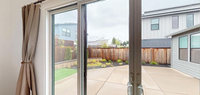 Building Photo - Newly Constructed Modern 3BR Kerry Ranch Home with Private Yard & Solar