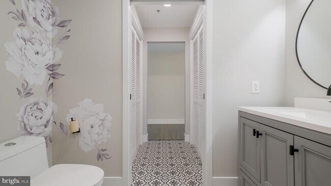 Building Photo - 444 N 4th St