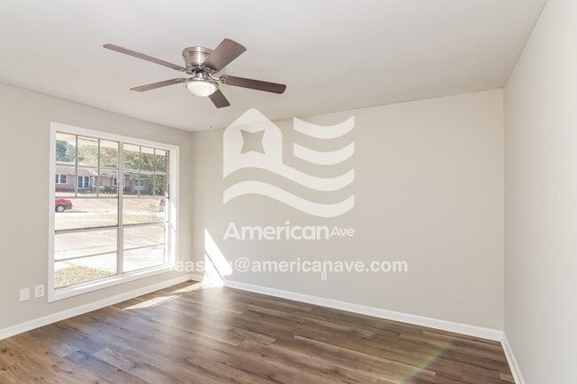 Building Photo - 1704 8th Pl S