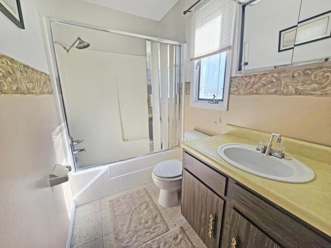 Building Photo - 3201 Emerson St