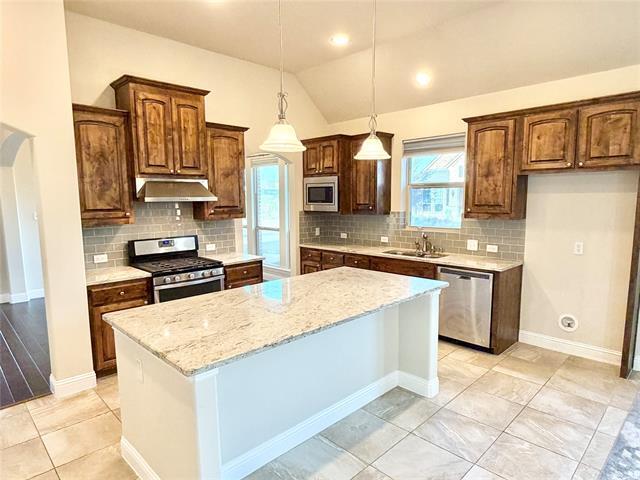 Building Photo - 1500 Grove Dr