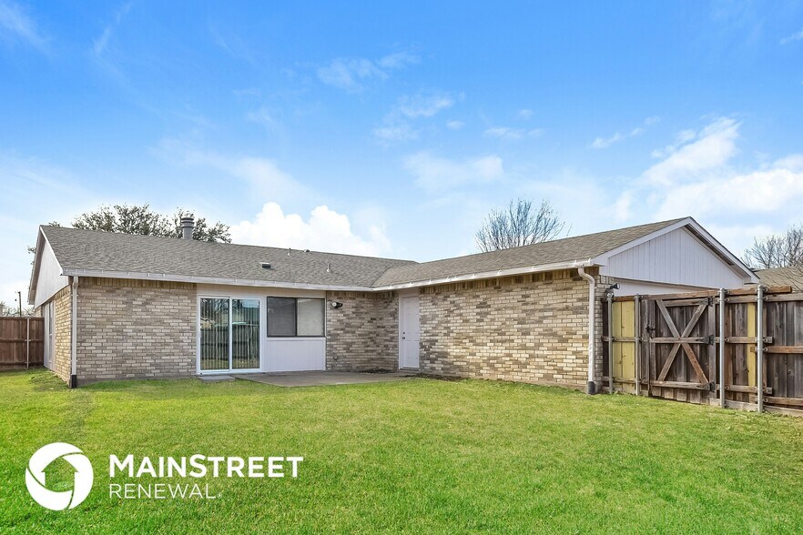 Building Photo - 741 Cambridge Dr