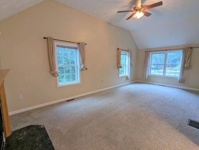 Building Photo - 17 Cottonwood Rd