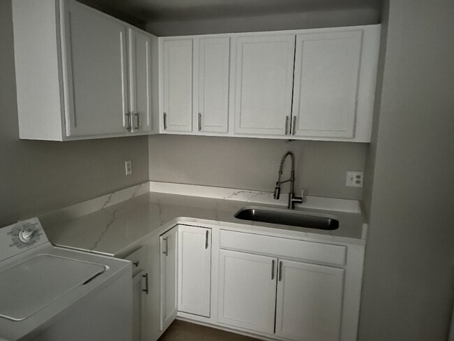 Building Photo - 4201 Donnybrook Pl