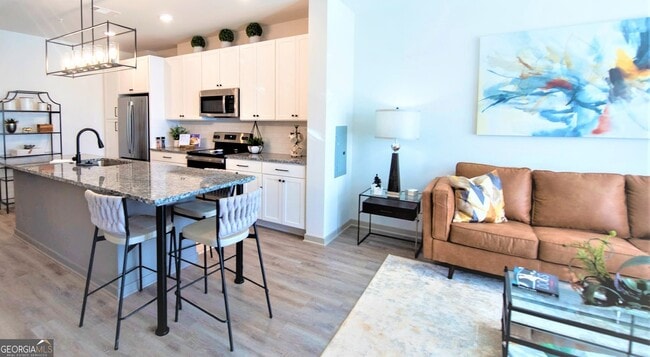 Building Photo - 2250 Oak Rd SW