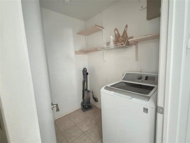 Building Photo - 9100 Brimstone Ln