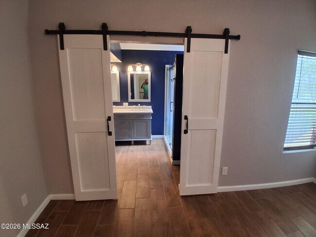 Building Photo - 4813 W Doria Dr